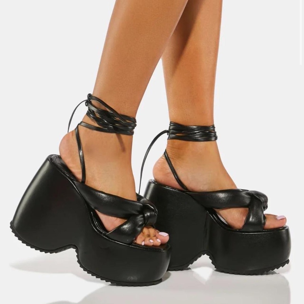 Vally Black Chunky Platform Sandals
